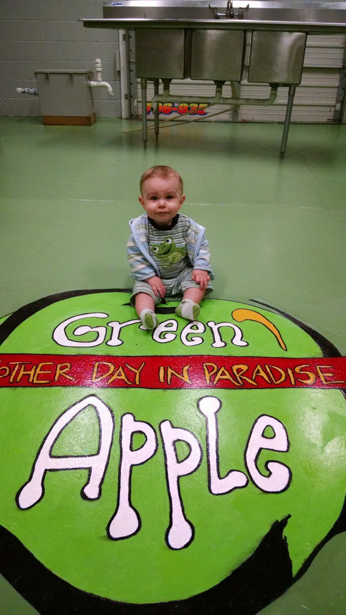 Green Apple floor logo memory