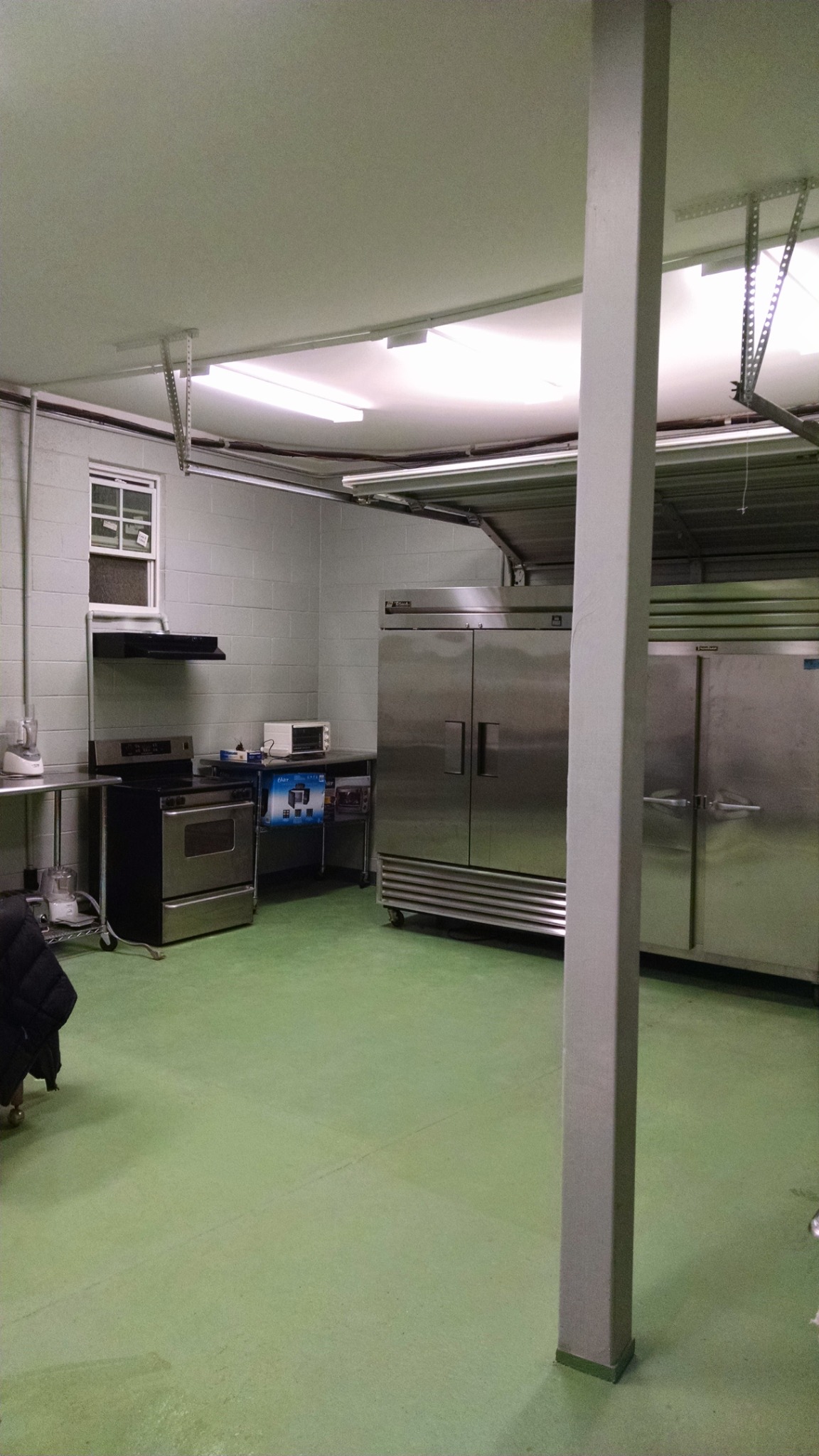 Kitchen refrigeration and equipment