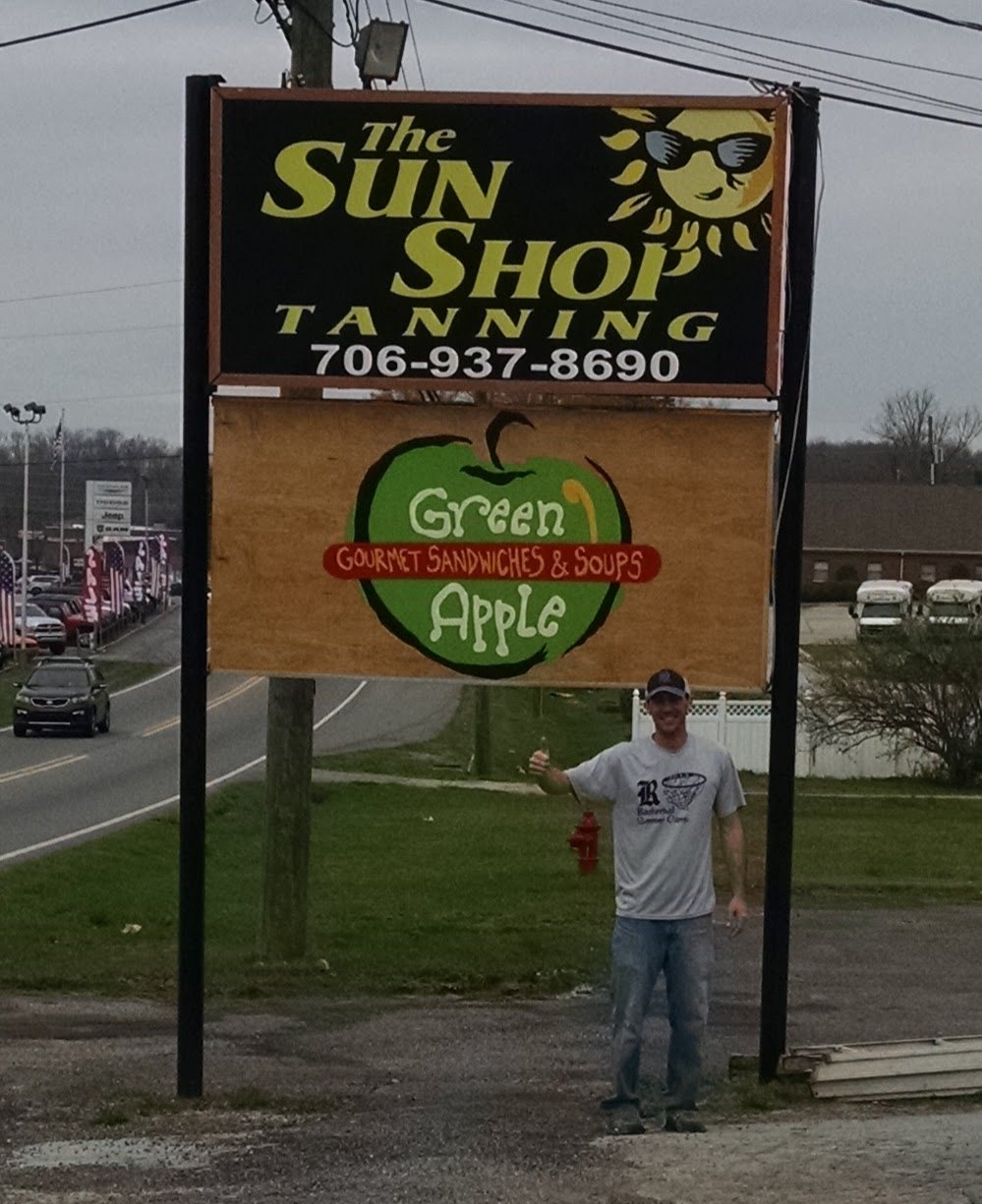 Original Green Apple restaurant sign in Ringgold, Georgia